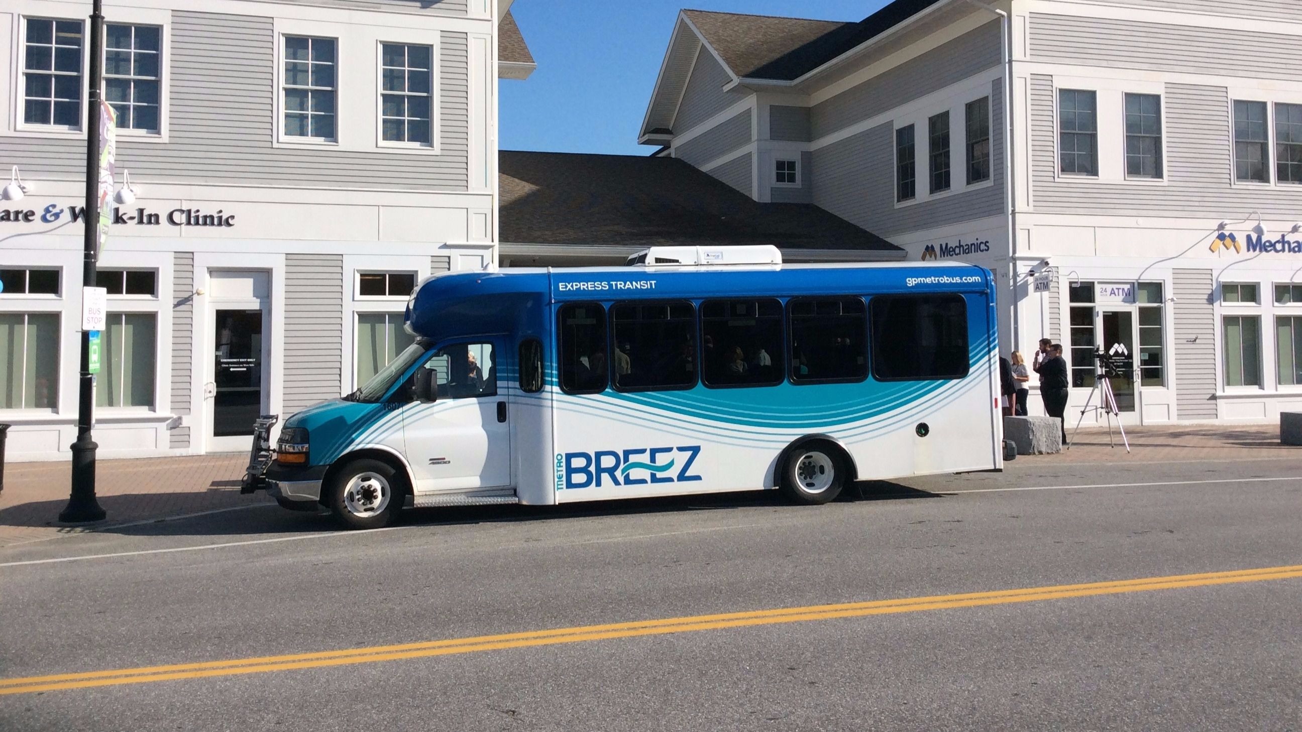Commuter bus starts service between Brunswick and Portland
